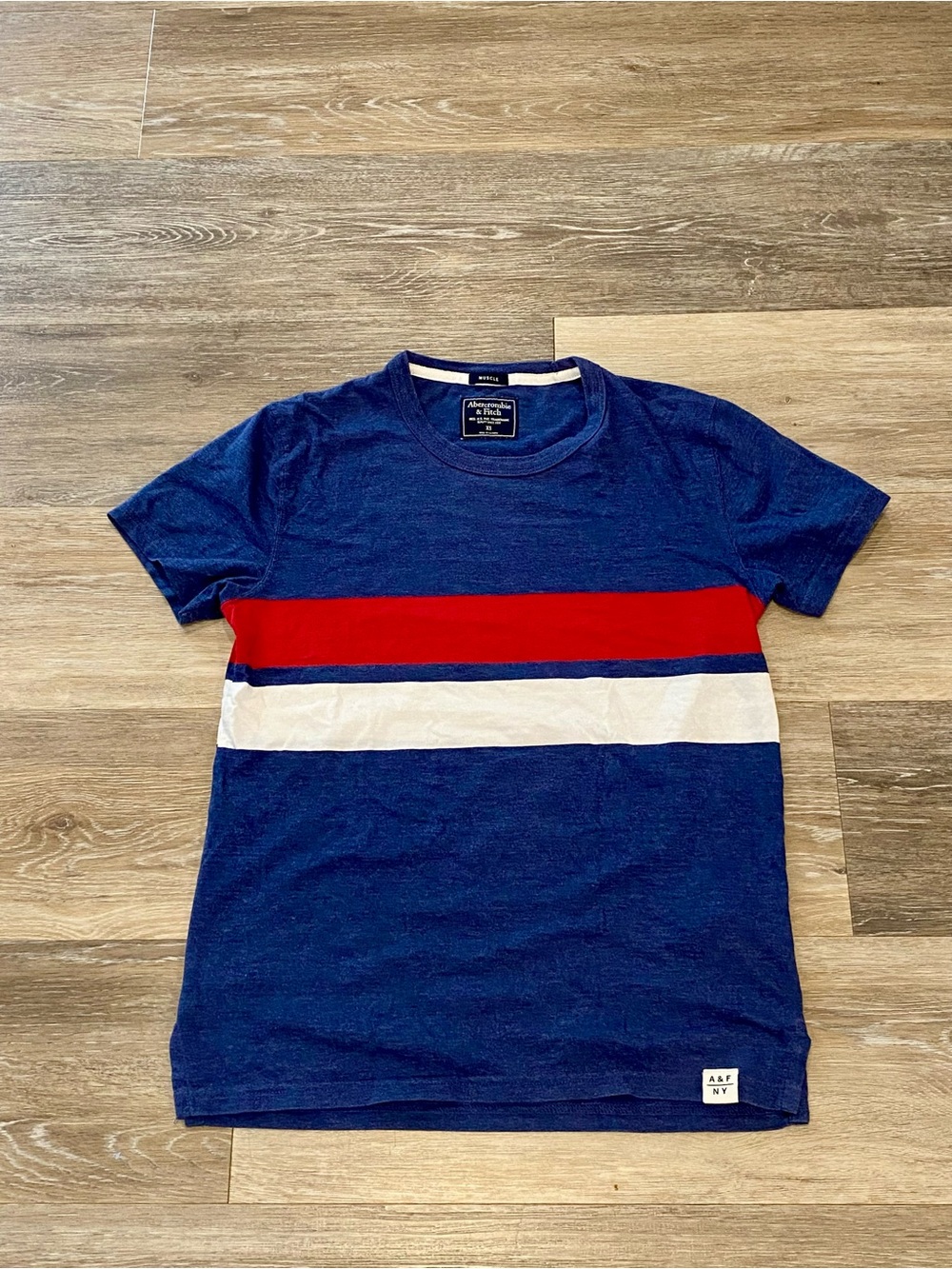 Abercrombie Men's Navy Short-Sleeve Crewneck T-Shirt with Red and White Stripes